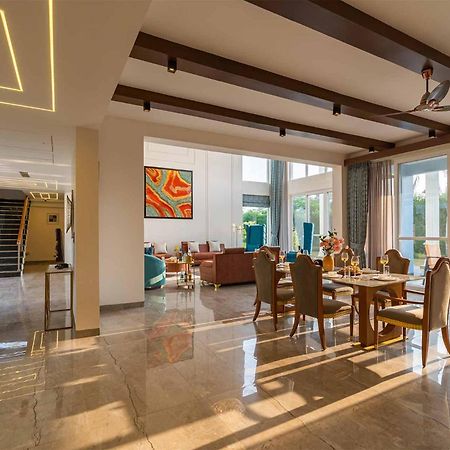 Stayvista At Serenity Farms With Pool, Lawn, Bonfire & Bbq Sohna Exterior foto