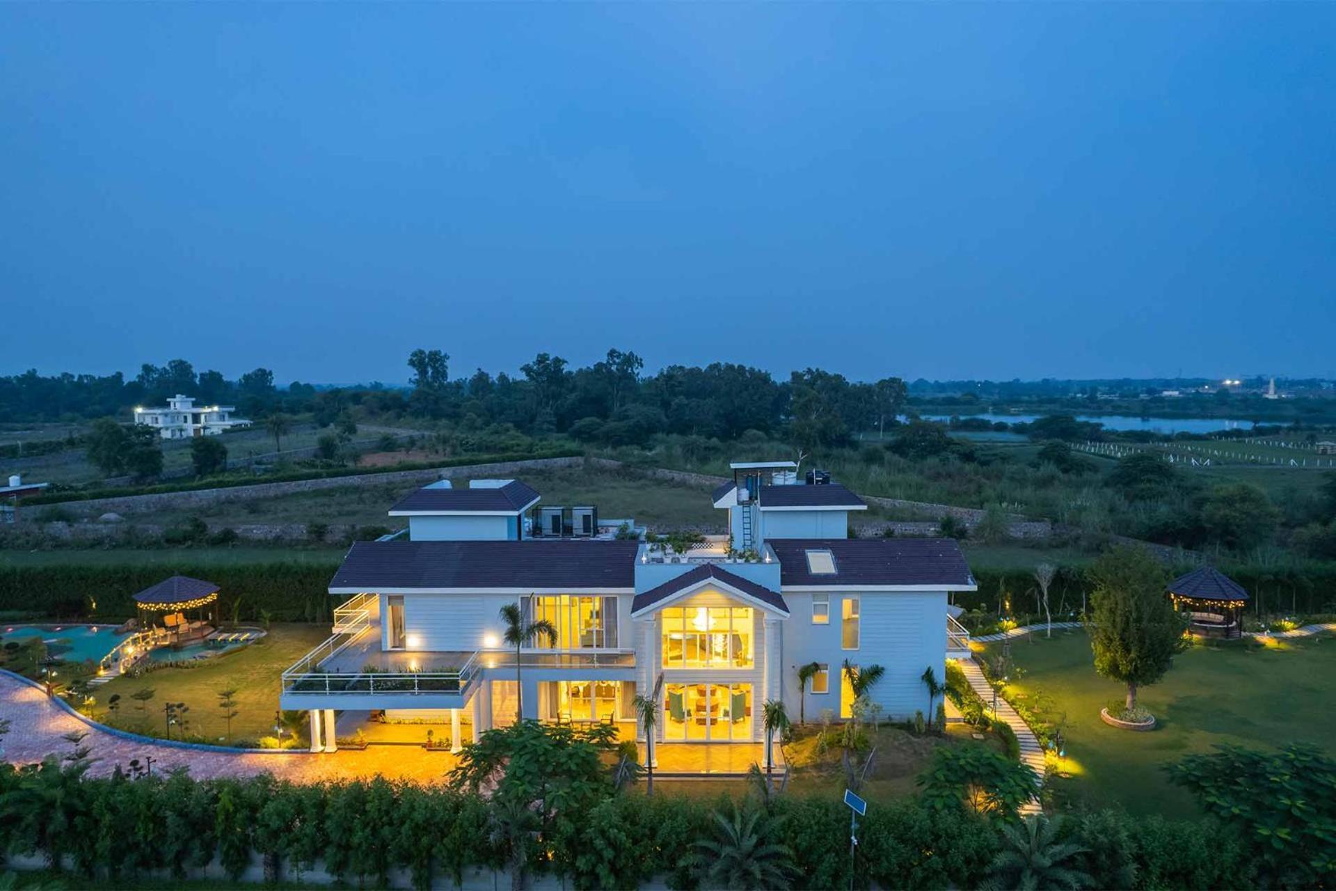Stayvista At Serenity Farms With Pool, Lawn, Bonfire & Bbq Sohna Exterior foto